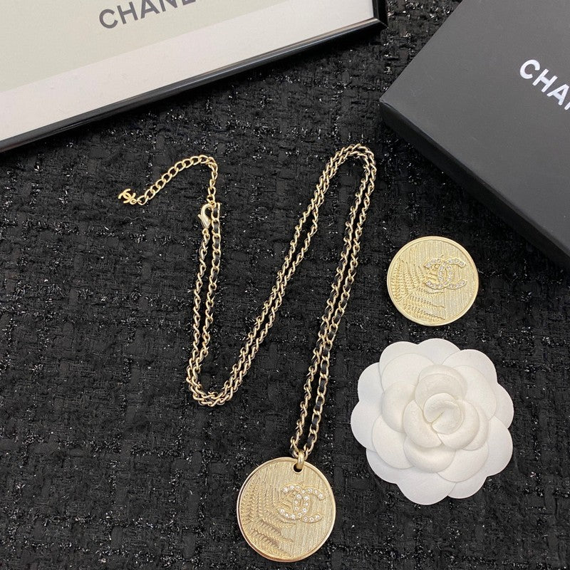 18K  Chanel 22S Vintage Necklace